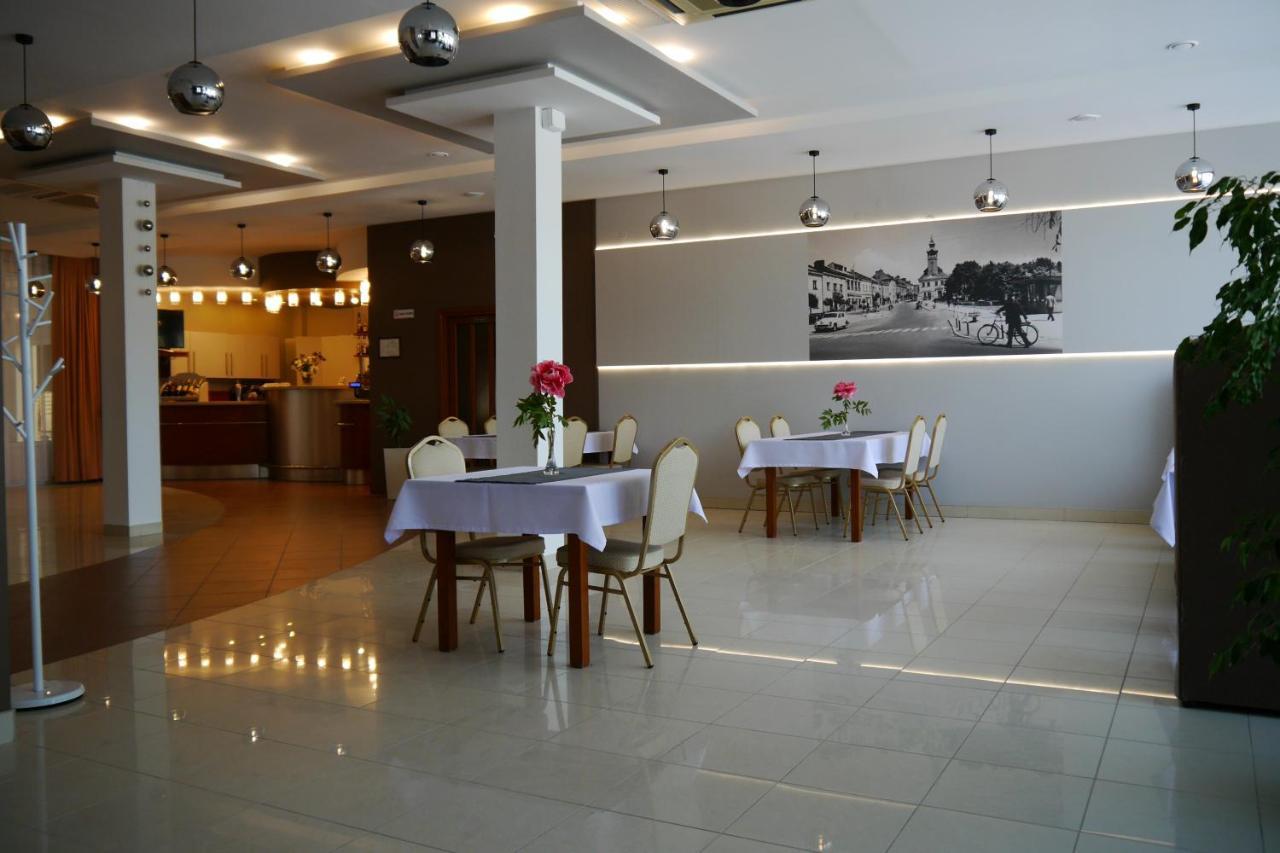 Hotel Restauracja Leliwa Przeworsk Kültér fotó